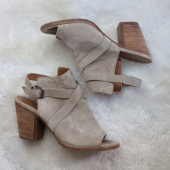 Frye Dani Pickstitch Shield Ankle Booties size 8.5 in Ash Suede - Picture 3 of 10